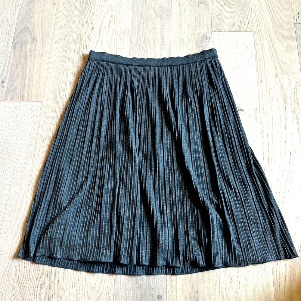 Banana Republic Knit Micro Pleated Midi Skirt Soft Fabric Dark Academia